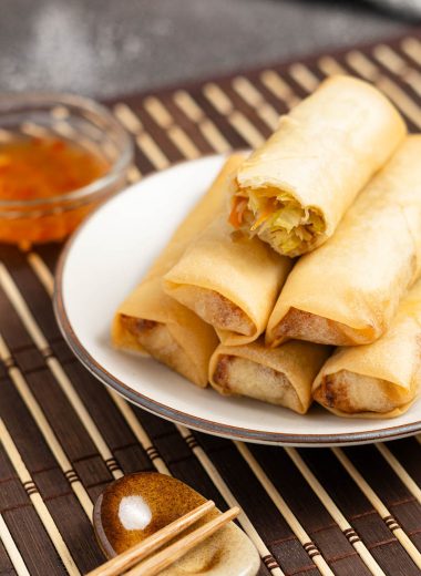 Vegetarian spring rolls with sweet chili sauce